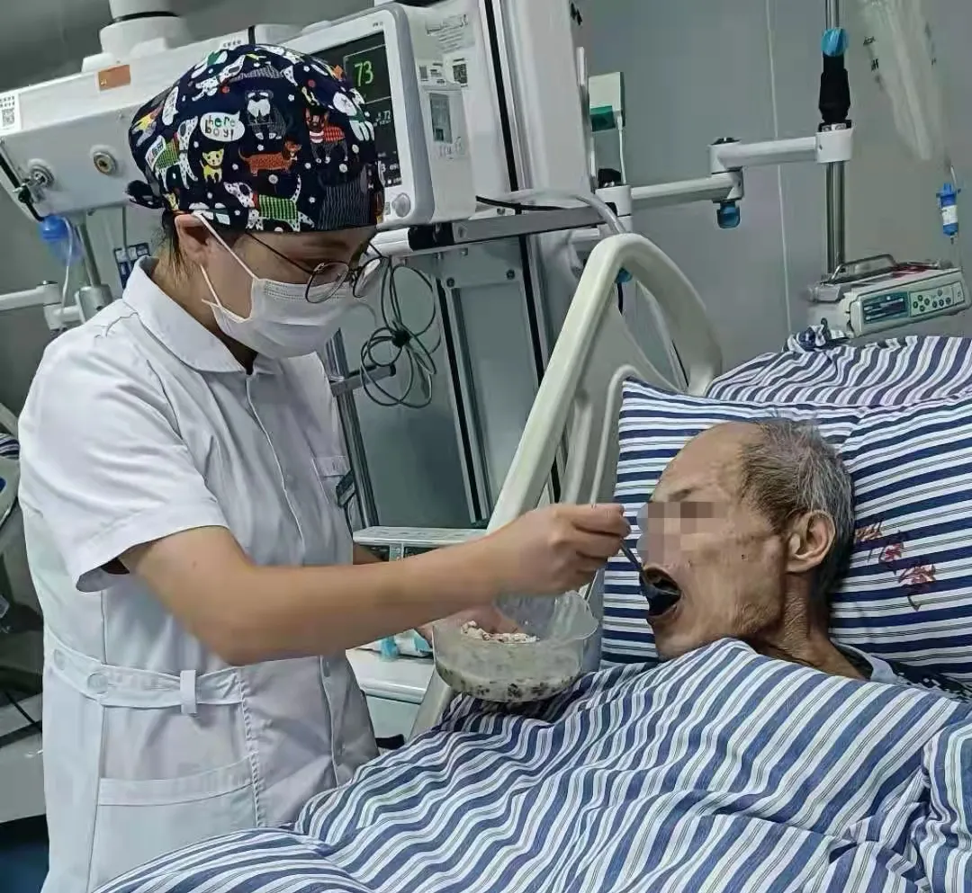 「仁心仁術」重癥監護病房的真情守護